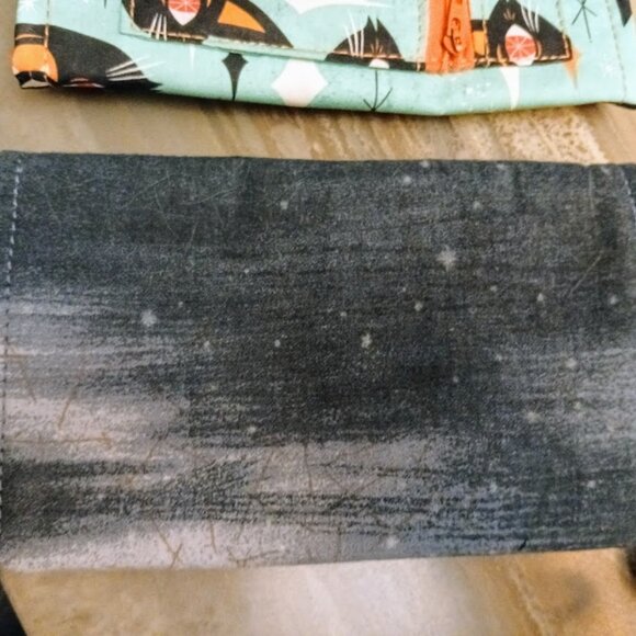 Nwt Snap closure Tri-fold Wristlet Wallets with Zippers Cats Bats Leaves Western - Picture 7 of 16